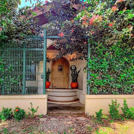 Vive Utila - Bed & Breakfast المظهر الخارجي الصورة