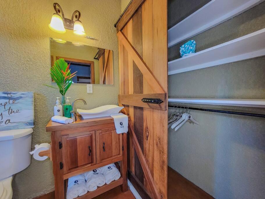 Vive Utila - Bed & Breakfast المظهر الخارجي الصورة