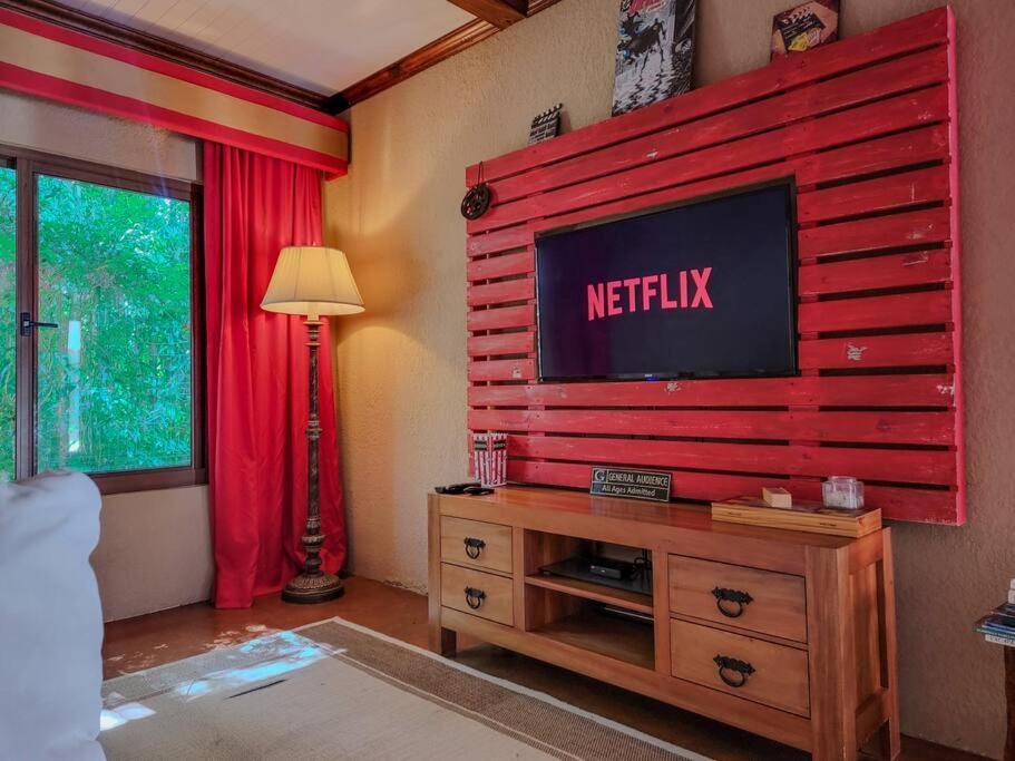 Vive Utila - Bed & Breakfast المظهر الخارجي الصورة